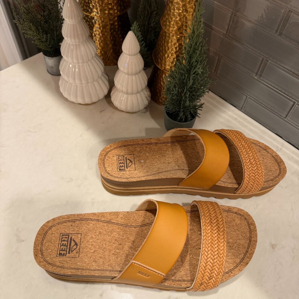 NWOT Women's Reef Vista Hi Sandals - Size 10 - Picture 5 of 5